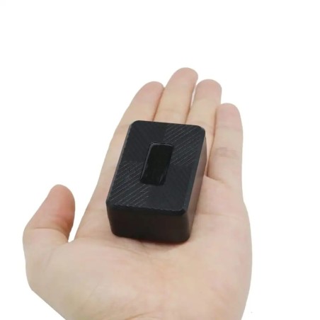 Small 4G GPS tracker up to 25 days of tracking
